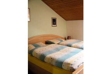 Germania Privát Faulbach, Esterno